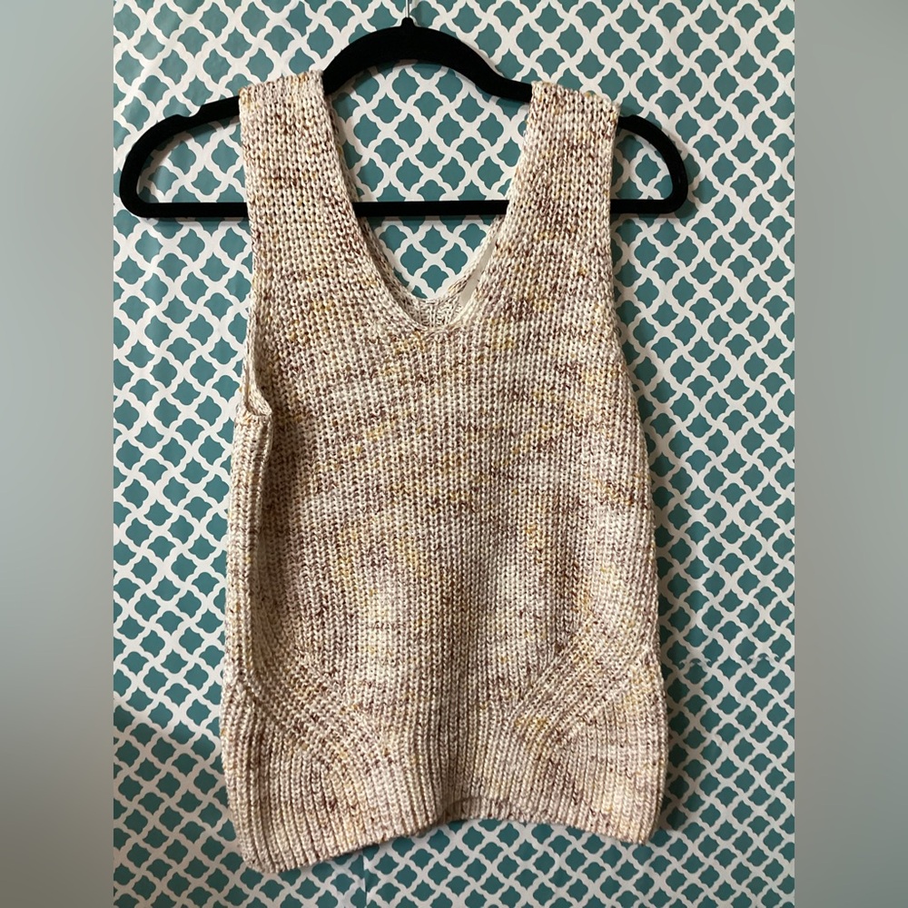 Loft women’s knitted Cream tank top  size large petite